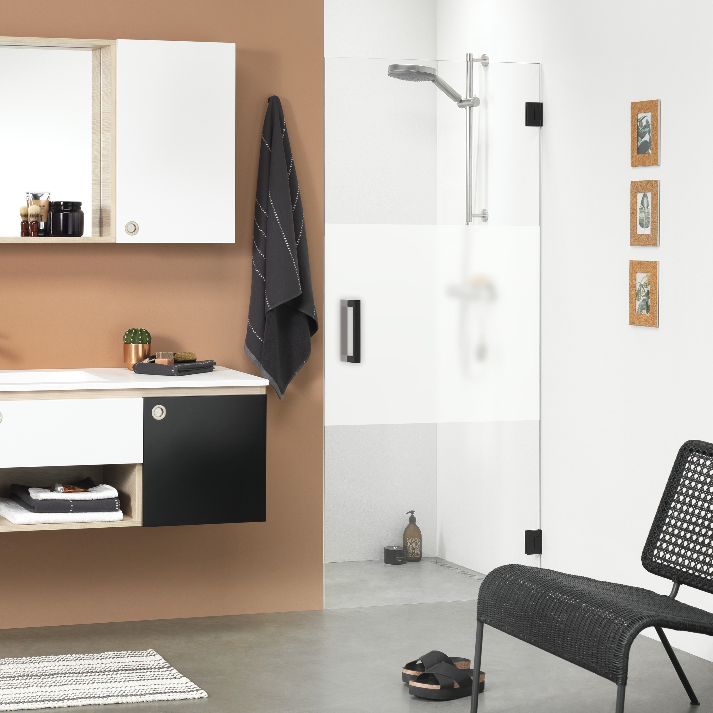 Sealskin Get Wet Swingdeur Voor Nis I Am 90X200 Cm Zwart Met Gesatineerde Band sealskin kopen in de aanbieding