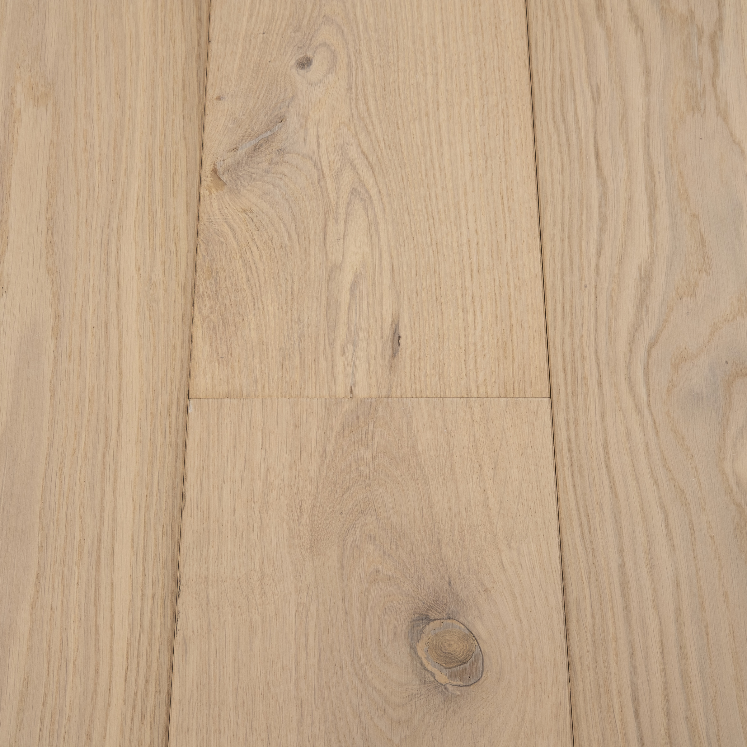 Le Noir Et Blanc Parket Extra Rustiek Blank Geolied Eiken 14 Mm 289 M2 huismerk kopen in de aanbieding