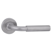 Karwei deurkruk set Roy rond rozet RVS